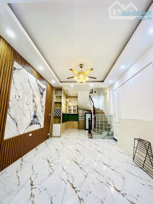 Ngã tư Lê Thanh Nghị - Bạch Mai - 35m2 - 6,8 tỷ - Nhà mới khách chỉ việc dọn vào ở