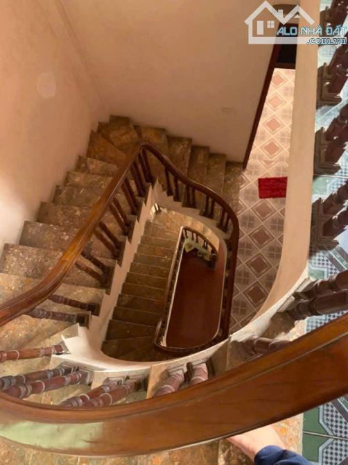 LOẠN!! Bán nhà lô góc, gần ô tô 104m2 chỉ 12xx tỷ Nguyễn Văn Cừ , Long Biên HN