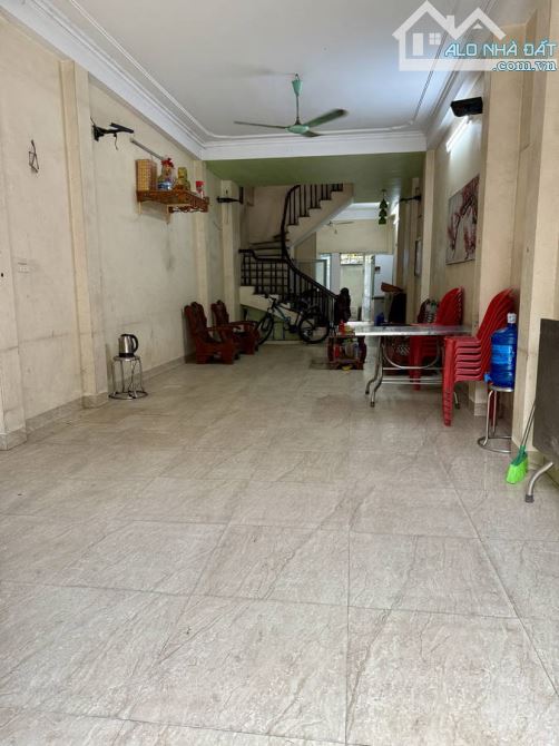 Bán nhà Hoàng Liệt, Hoàng Mai, 71m2, ô tô tránh, MT 4m, 22.5 tỷ