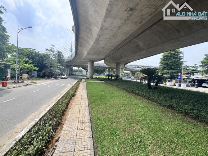 🎉🎉Sở hữu mặt tiền trục đường Hoàng Thị Loan, căn nhà có mặt tiền cực kỳ rộng