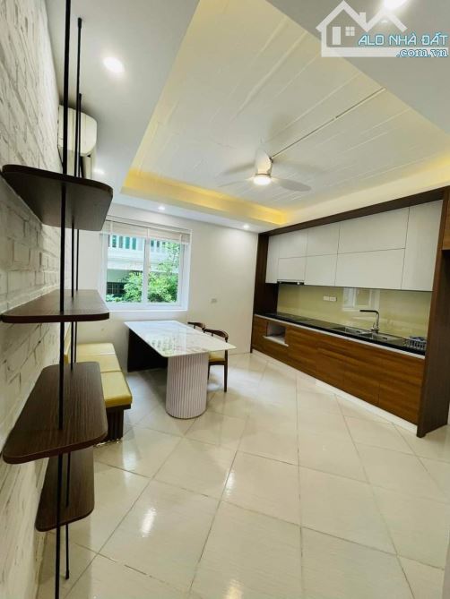 Nghi tàm - khu vực Tây thuê nhiều. Căn hộ nhỏ xinh Tây thuê dòng tiền đều đặn