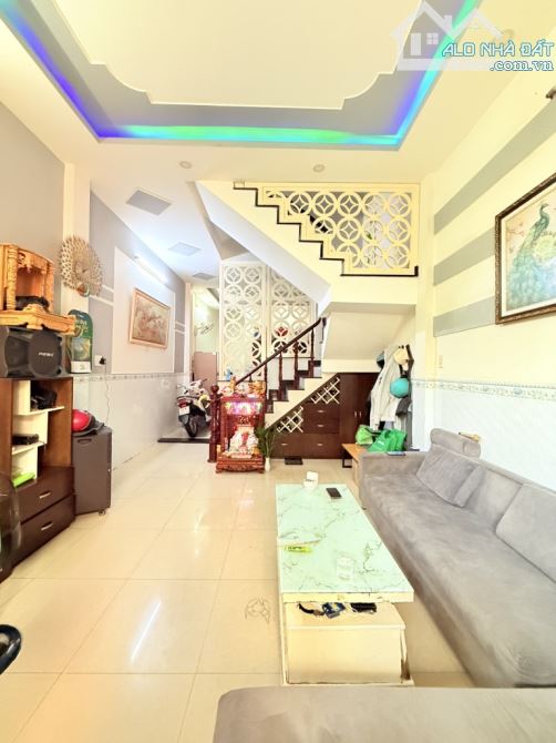 Chủ NGỘP bán gấp!!! Nhà đường xe hơi Quận 8 - 4 tầng 4x13m - 4PN - Chỉ 5.X Tỷ