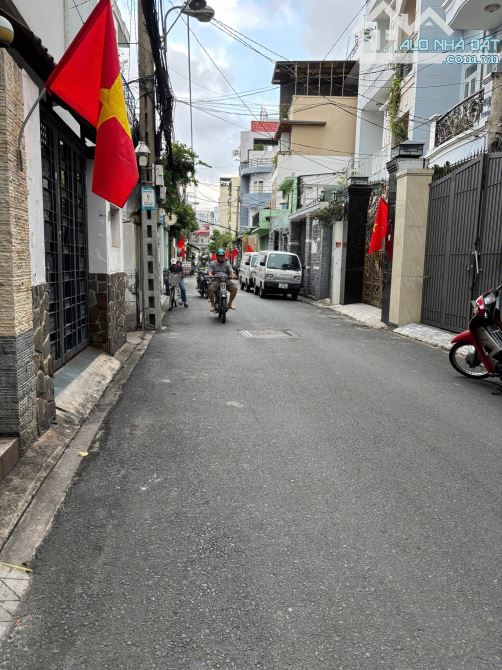 🏡 NGAY CHỢ BÀ HOA - KẾ BÊN NGÃ 4 BẢY HIỀN- 130m² - CHDV– TÂN BÌNH - NHỈNH 8 TỶ!