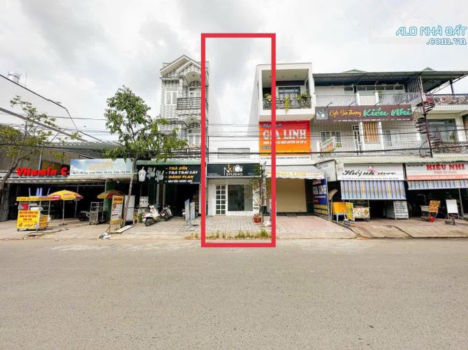 Nền đường Trần Văn Long Đối diện trường học An Khánh