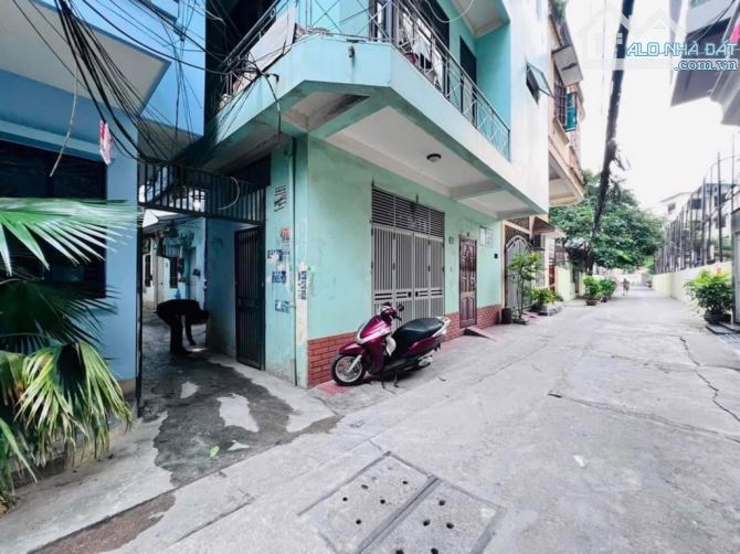 Phân lô Chùa Láng Đống Đa 1 bước ra oto tránh dân xây full công năng quá hiếm