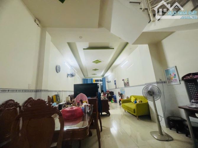 BÁN NHÀ HẺM XE HƠI TÂN BÌNH RẺ VÔ ĐỐI KV -NHỈNH 7 TỶ - 100M2 - 3 TẦNG