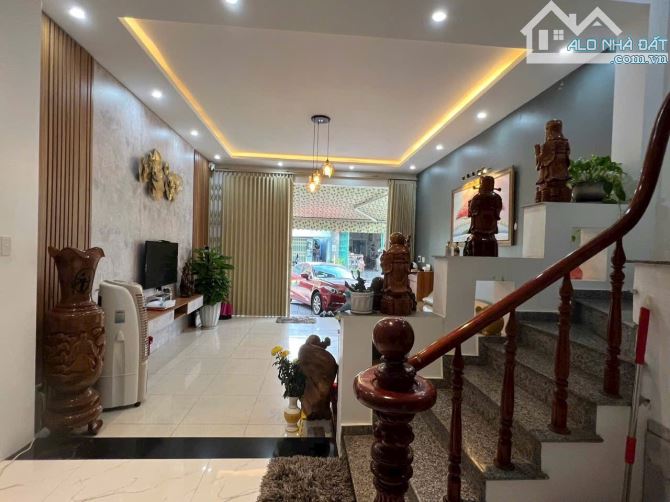 NHÀ 2 TẦNG MẶT TIỀN KINH DOANH CỰC ĐỈNH NGUYỄN THỊ THẬP