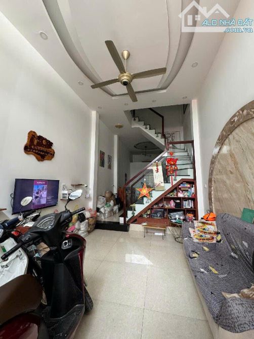 Bán nhà mới đẹp - 4 tầng hẻm ô tô 1 trục Lê Văn Quới – 5PN, 43m2 – chỉ nhỉnh 5 tỷ