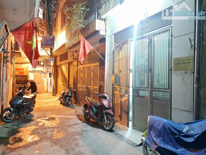 PHỐ CHỢ KHÂM THIÊN - 2 MẶT NGÕ MỞ CỬA  - DT 33m2 4 tầng MT 3.7m Giá 7.3 tỷ