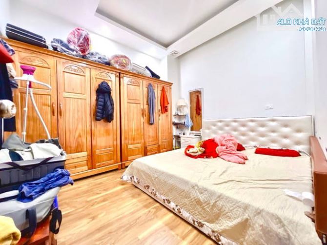 BÁN NHÀ LÊ DUẨN 65M , OTO ĐÕ CỬA, LÔ GÓC ,  2 MẶ NGÕ,TRUNG TÂM ĐỐNG ĐA GIÁ CHỈ 13TỶ5