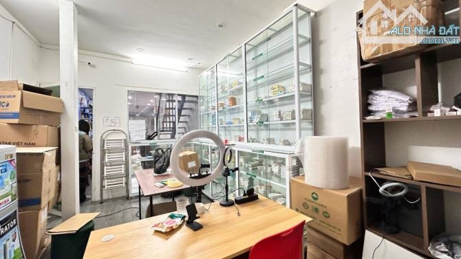 Bán nhà Xuân Đỉnh giáp Xuân La, mặt ngõ ô tô tránh, Lô góc, Kinh doanh 83m2 giá 20.5 tỷ