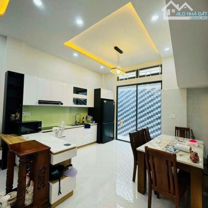 🏦 Ngộp ngân hàng – Bán gấp trong tuần – Huỳnh Văn Bánh – 4.3x17m – 1 trệt 2 lầu ST – 4PN
