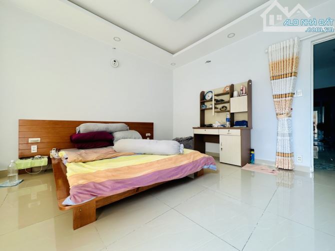 Bán nhà 4 tầng HẺM XE TẢI CHỈ nhỉnh 7 tỷ, tại Phạm Hữu Lầu, Phú Mỹ, Quận 7, HCM,  5 PN