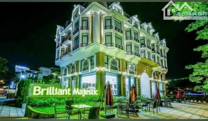 BOUTIQUE LÔ GÓC 2MT ĐƯỜNG HỒ NGHINH,SÁT BIỂN!DÒNG TIỀN HƠN 2TỶ/NĂM