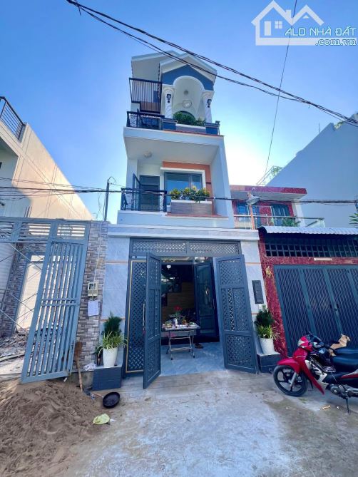 BÁN NHÀ HẺM XE HƠI 5m - 60.4m2 (4 x 15), 3 TẦNG, 4PN, LÒ LU, TRƯỜNG THẠNH, QUẬN 9