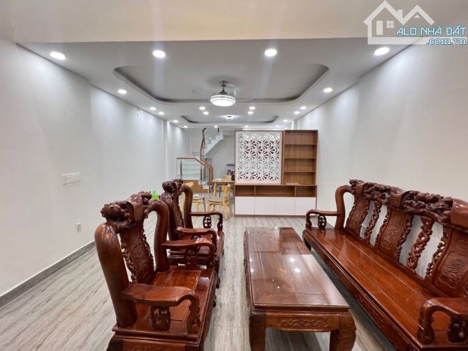🏦 Ngộp ngân hàng – Bán gấp trong tuần – Nguyễn Trọng Tuyển – 4.3x17.5m – 1 trệt 2 lầu ST