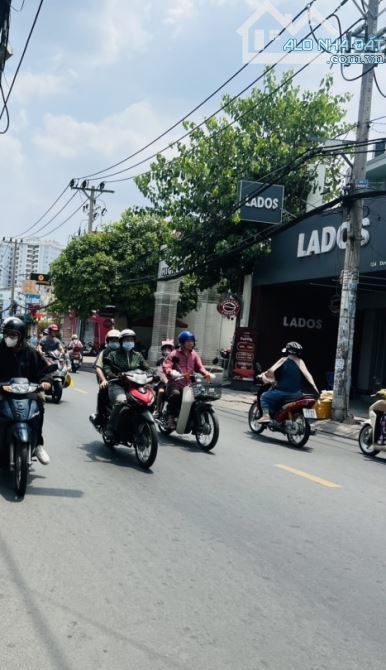 nhà tân phú vị trí đắc địa ngay thoại ngọc hầu hẻm xe hơi thông tứ tung ngang 5-5tầng