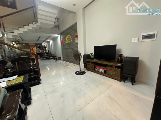 💥BÁN NHÀ ĐẸP 3 TẦNG – KHUÊ TRUNG, CẨM LỆ, GẦN NGUYỄN PHONG SẮC – VÀO Ở NGAY