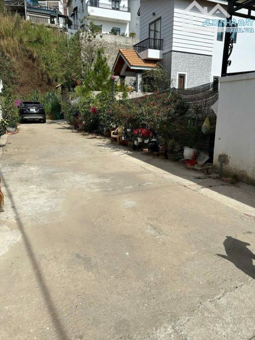 Chỉ 6.1 TỶ Cho Lô Đất 206m² ngay trung tâm Làng Hoa Vạn Thành, Đà Lạt