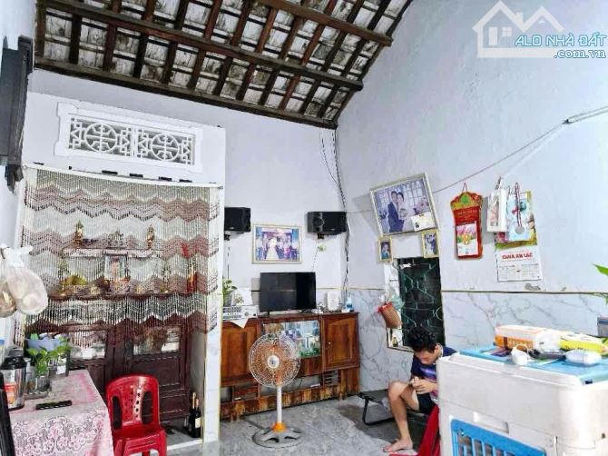BÁN ĐẤT TẶNG NHÀ CẤP 4 TRẦN KHÁT CHÂN - nhỉnh 4 tỷ