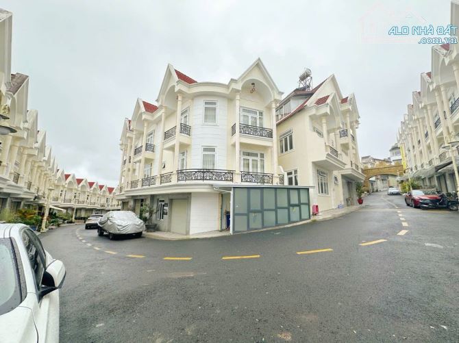 CHO THUÊ HOMESTAY FULL NỘI THẤT KHU GOLDEN HILLS P4 TP ĐÀ LẠT 15TR/THÁNG