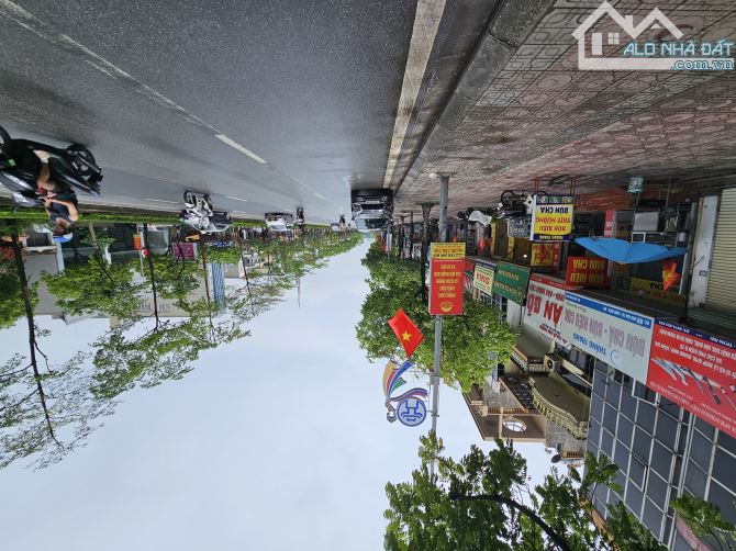HƠN 30 TỶ-PHỐ NGÔ GIA TỰ-LONG BIÊN-KINH DOANH- VĂN PHÒNG-NGÂN HÀNG-NHÀ ĐẸP THANG MÁY