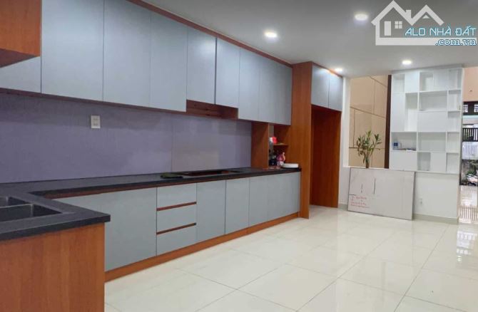 Nhà 2 Tầng Gần Xa lộ Hà nội, Ga Metro Thủ Đức, Dt 121m2, ngang 7m, Giá Chỉ 6.2 tỷ