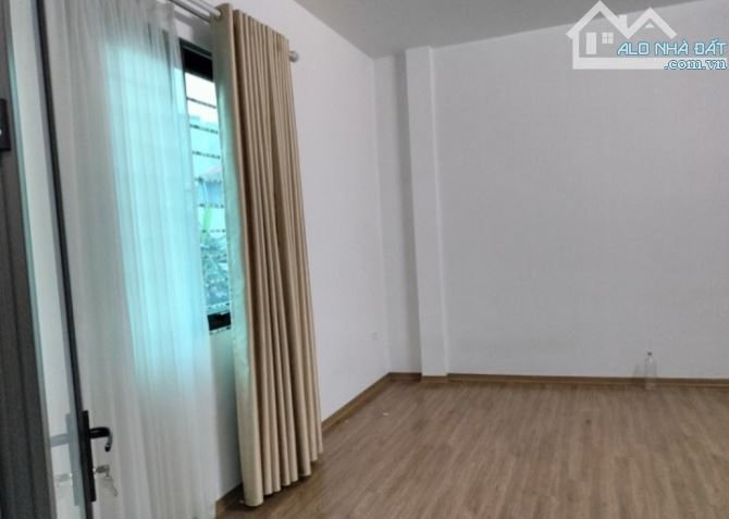 Chỉ 5.7 tỷ sở hữu ngay nhà riêng 39m2  4 tầng Minh Khai,  Hai Bà Trưng