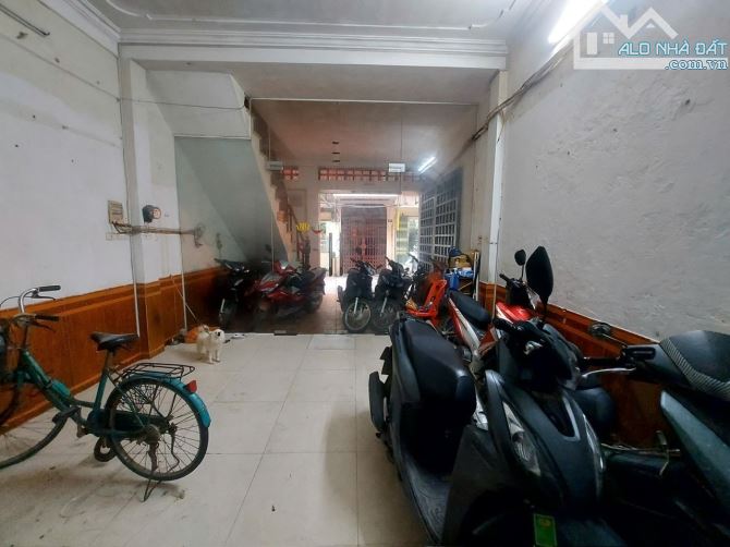 Bán nhà 5 tầng, Lê Thanh Nghị 10m ra phố, doanh thu 50tr/tháng, giá 19 tỷ.