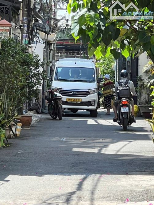 Nhà hẻm ô tô – Góc 3 mặt thoáng – 3 tầng BTCT giá chỉ 3.48 tỷ