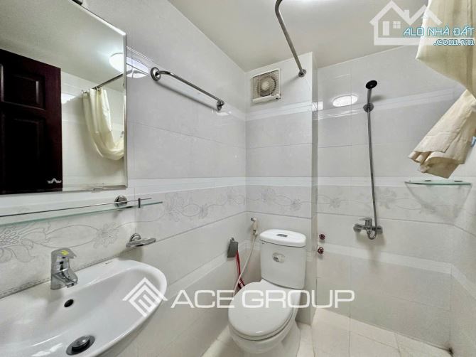 Khai Trương căn hộ ngay trung tâm quận 1, cửa sổ đón nắng, ngay cầu Nguyễn Văn Cừ