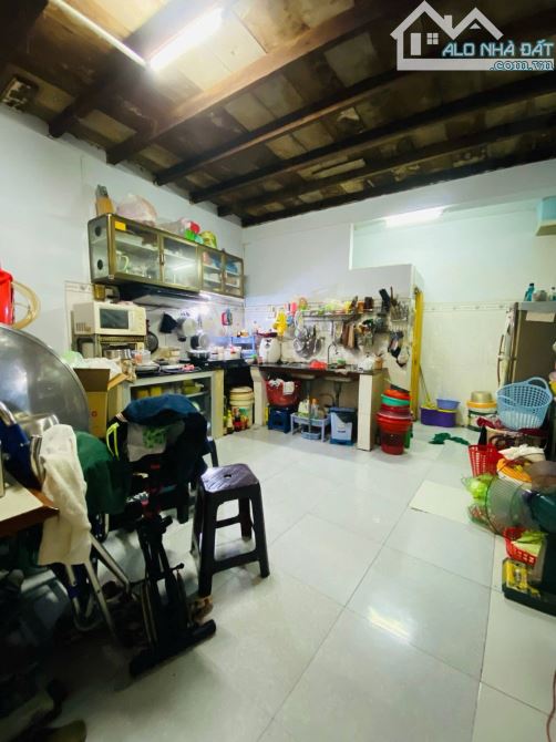 Nhà mặt tiền đường Đại Nghĩa, Trung tâm Tân Bình