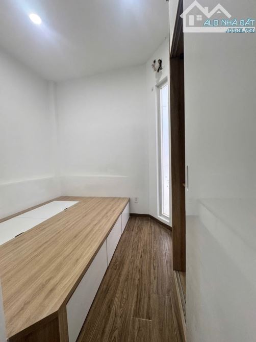Hạ giá 200 triệu – Nhà đẹp 3 tầng, sổ chuẩn, công chứng ngay