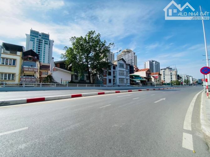 BÁN NHÀ TRUNG KÍNH TT GARA KD VP 106M 6T MT5M NỞ HẬU CHỈ 36,8 TỶ