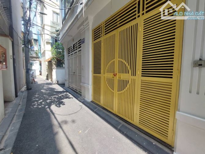 Nguyễn Văn Cừ Ngõ Thông 30m 5t mt 3,5m 6,5 tỷ gần bãi gửi xe.