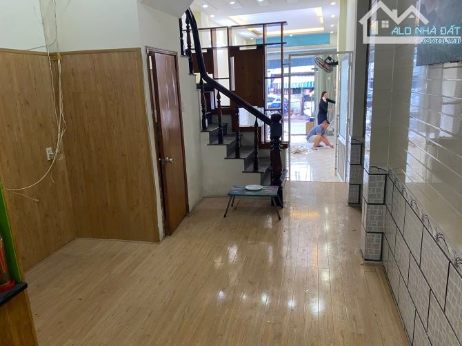 Bán nhà mặt đường Ngô Đức Kế , Tân Lập , Nha Trang