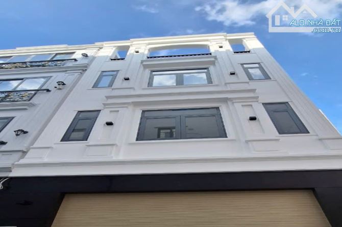 Bán nhà ở ngay, 3 tầng, CN, 45 m2, Lê Văn Sỹ, Q.3, gần tường Đại Học Sư Phạm!