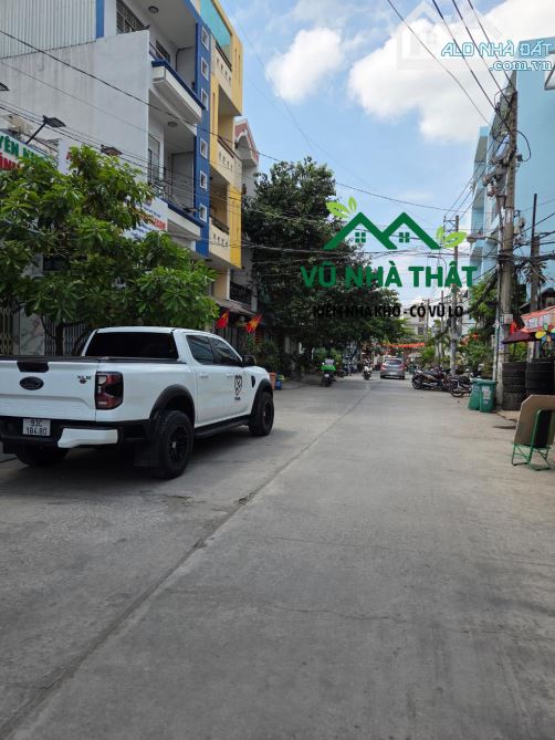 Bán Nhà Đẹp Bùi Tư Toàn – 4 Tầng Nội Thất Cao Cấp – Hẻm Ô Tô Vào Tận Nơi – Nhỉnh 6 Tỷ TL