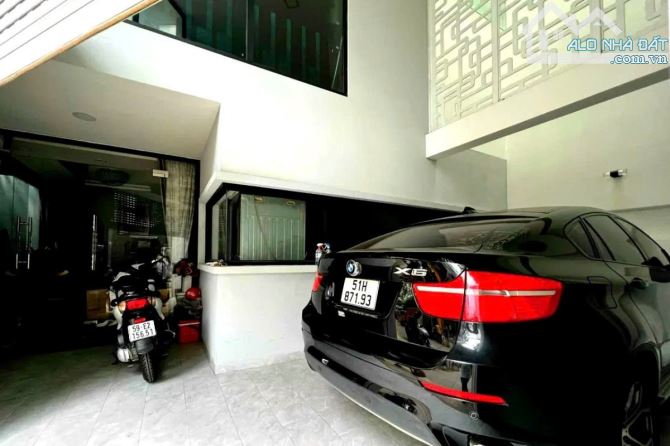 Bán nhà Trường Sa, Quận 3, hẻm xe hơi quay đầu,4 tầng, Sát mặt tiền, Sổ hồng riêng!