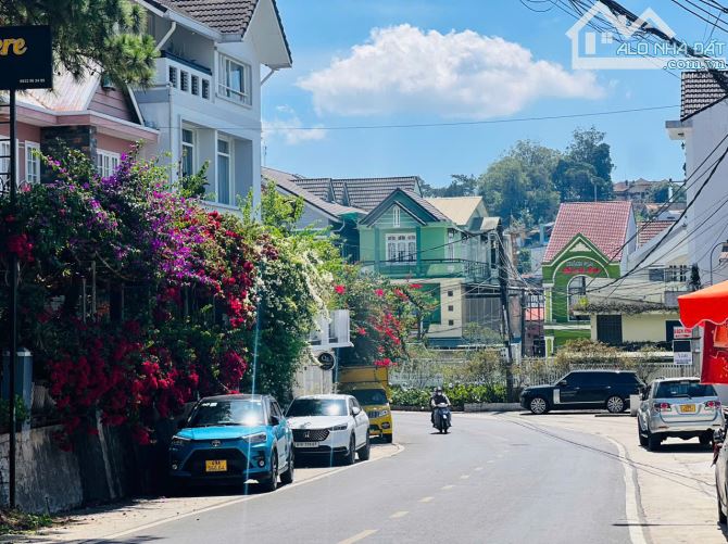 NHÀ ĐẦU TƯ MẶT TIỀN THI SÁCH TRUNG TÂM ĐÀ LẠT RA HỒ 7P DI CHUYỂN THUẬN TIỆN XÂY CĂN HỘ