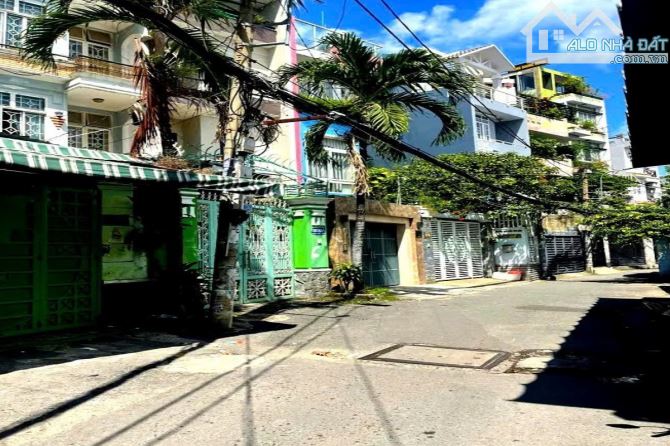Bán gấp căn góc, ở ngay, 4 tầng, hẻm xe hơi tránh nhau, Hoàng Văn Thụ, Phú Nhuận !