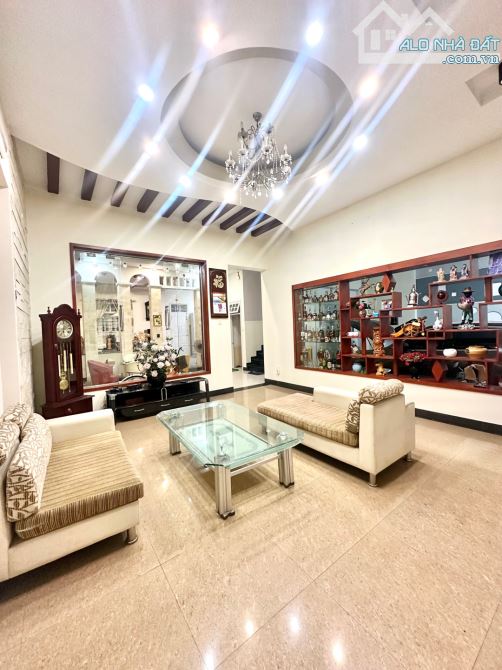 MẶT TIỀN THÂN CẢNH PHÚC - nhỉnh 11 tỷ