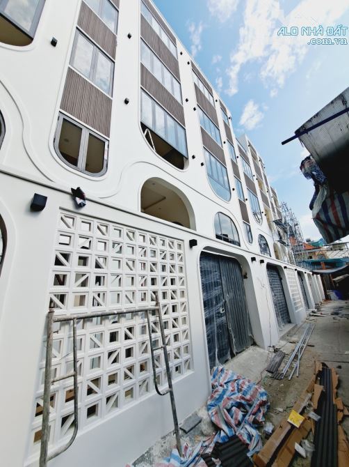Tp41: 🏦 💥 SIÊU PHẨM 5 TẦNG FULL NỘI THẤT – KHU VIP HOA BẰNG – NGUYỄN CỬU ĐÀM – CHỈ VÀI B