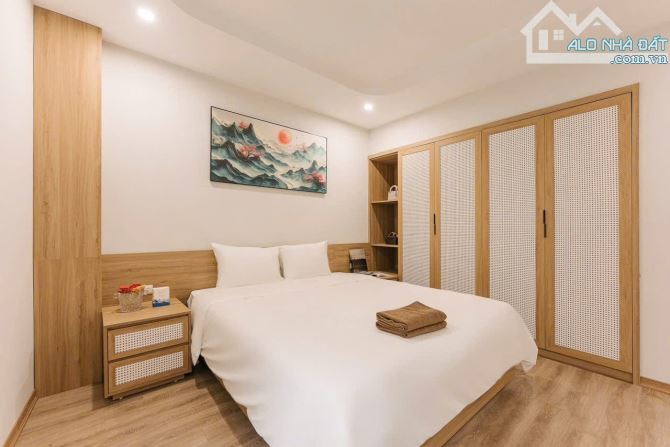 Bán tòa CHDV cao cấp Linh Lang, Ba Đình 117m2 * 8 tầng, MT 10m chỉ 38 tỷ.