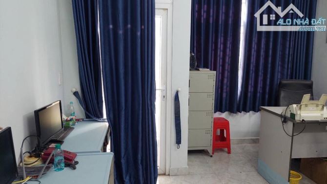 Nhà mặt tiền đường Âu Cơ, Trung tâm Tân Bình