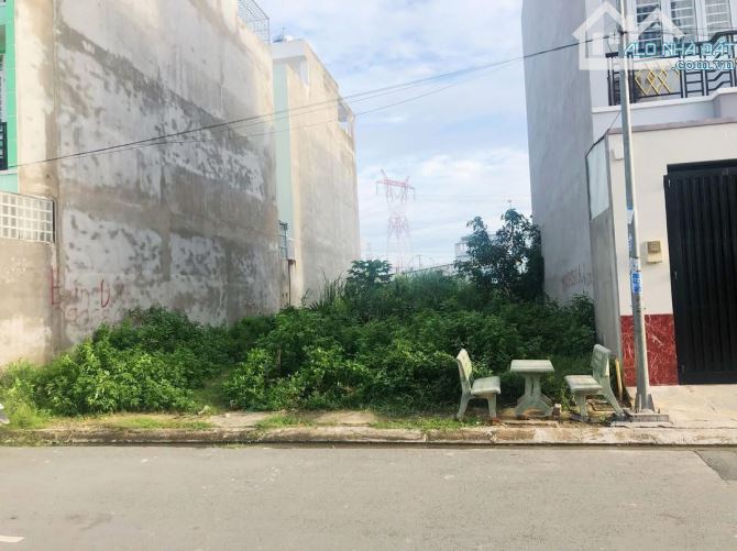BÁN GẤP ĐẤT MT NGUYỄN HUỆ NGAY TRUNG TÂM CẦN ĐƯỚC CHỈ 860TR SHR