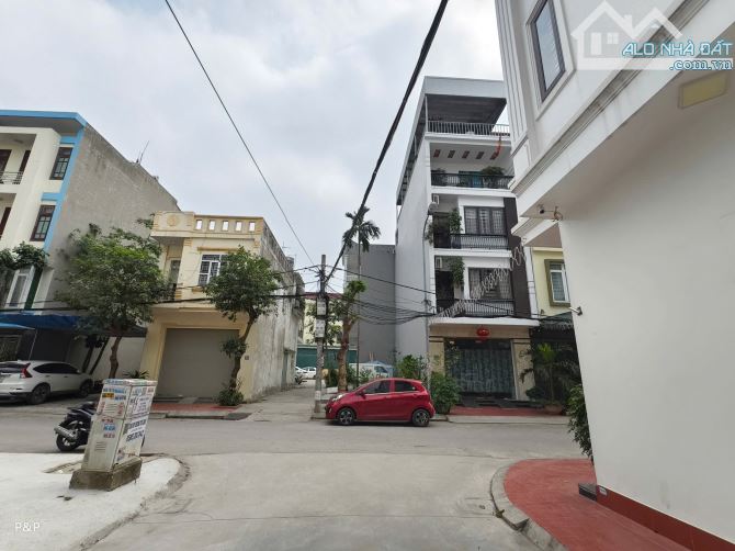 🇻🇳 Lô góc TDC Sao Sáng - 59,5m2 ngang 5m - Hướng Tây và Bắc.  Zá 75tr/m2 có TT  ( Hơi lỗ