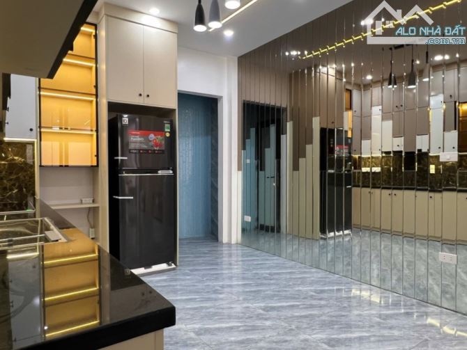 NHÀ MỚI NGỌC THUỴ 45M2, 4 TẦNG – THANG MÁY – FULL NỘI THẤT – NGỌC THỤY – GẦN KHAI SƠN HILL