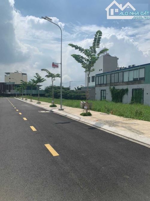 Bán gấp Đất hẻm 12m có vỉa hè, Thạnh Xuân 21, DT: 4x27.5m, giá 4.6 tỷ tl