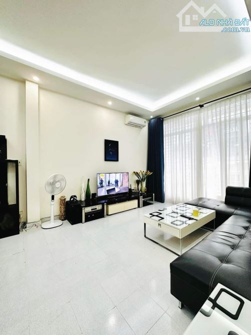 Ở NGAY! Bán Nhà 4 Tầng Cực Đẹp Tô Hiến Thành, 60m2, 8.3 Tỷ TL